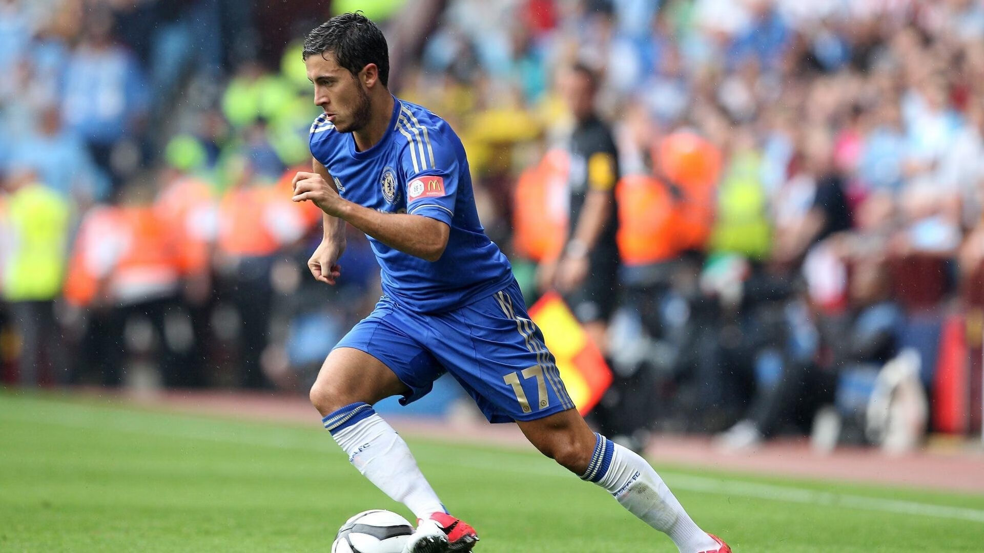 双线战场,一神主宰,当拜仁力克摩洛哥,凯恩却在西甲国家德比接管比赛